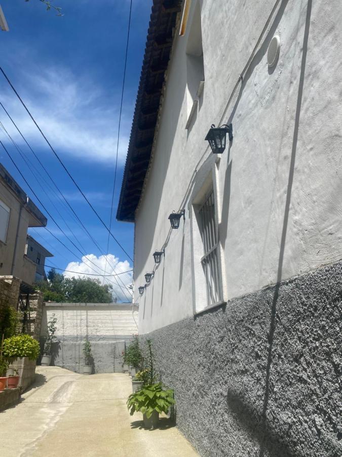 Gjirokastër Yuri Guest House מראה חיצוני תמונה