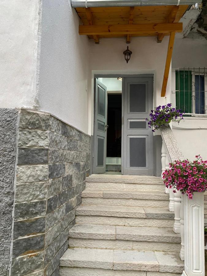 Gjirokastër Yuri Guest House מראה חיצוני תמונה