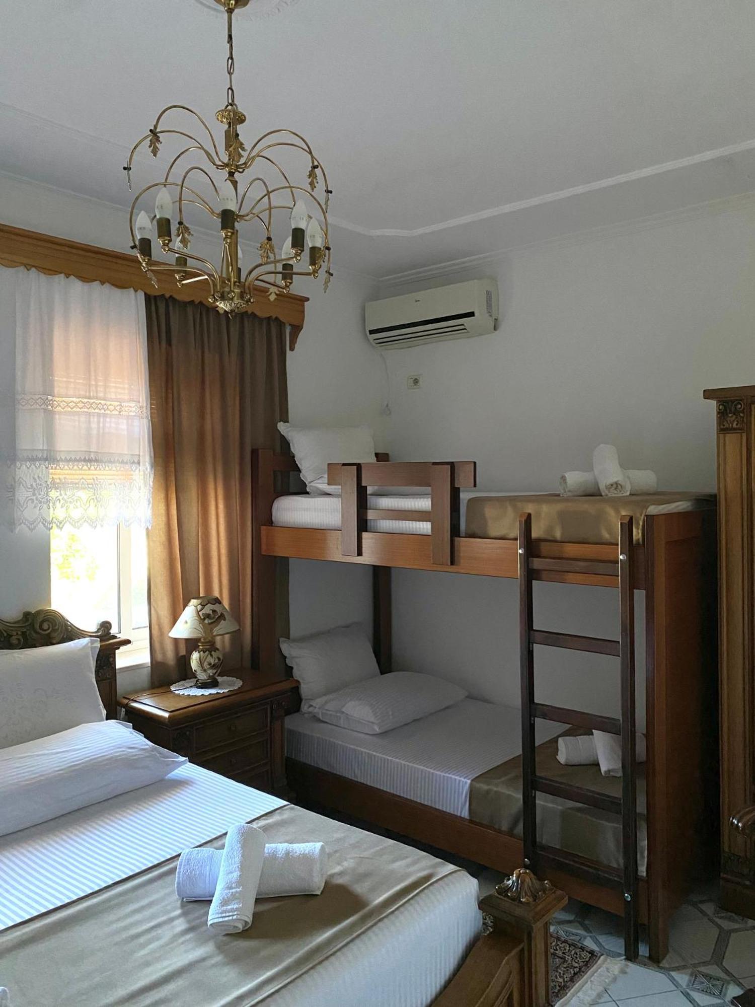 Gjirokastër Yuri Guest House מראה חיצוני תמונה