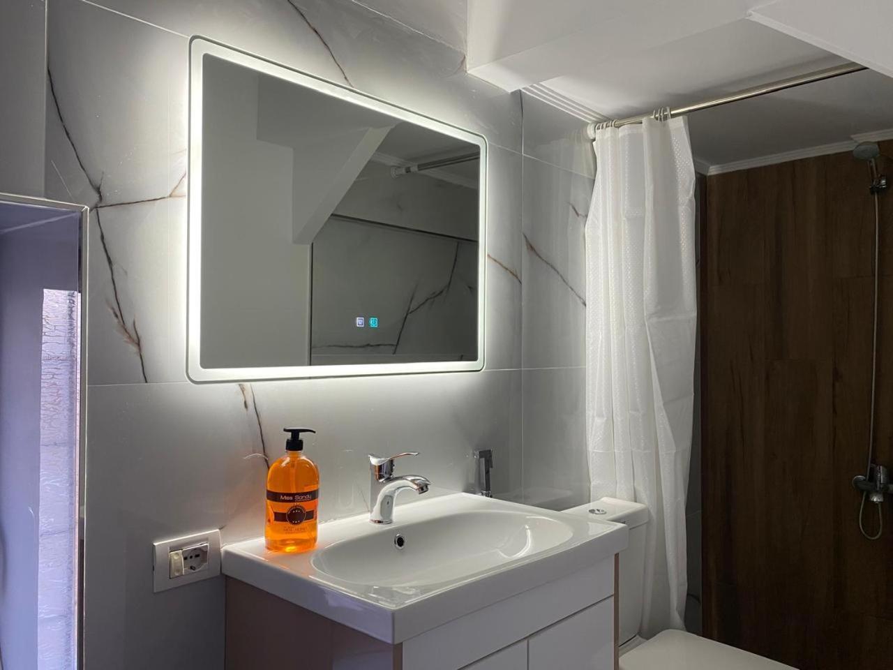 Gjirokastër Yuri Guest House מראה חיצוני תמונה