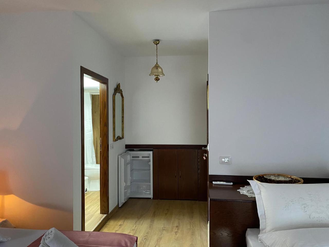 Gjirokastër Yuri Guest House מראה חיצוני תמונה