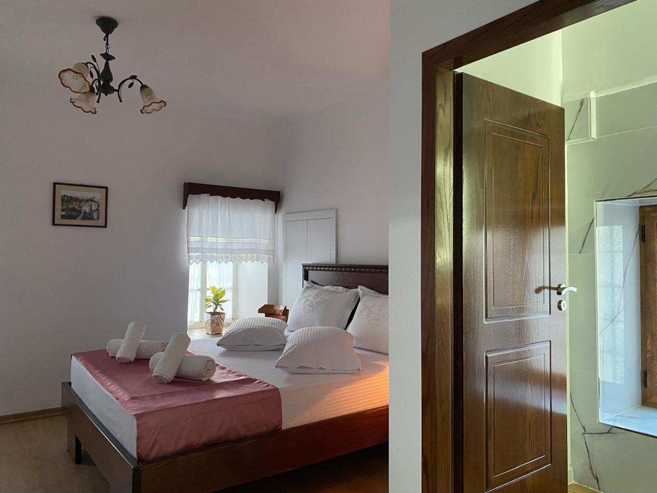 Gjirokastër Yuri Guest House מראה חיצוני תמונה