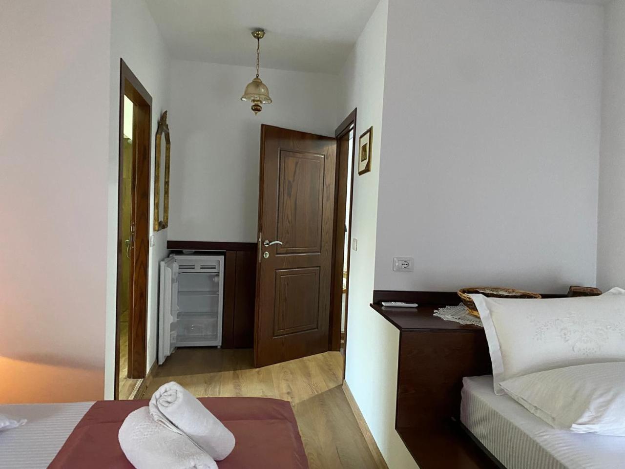 Gjirokastër Yuri Guest House מראה חיצוני תמונה