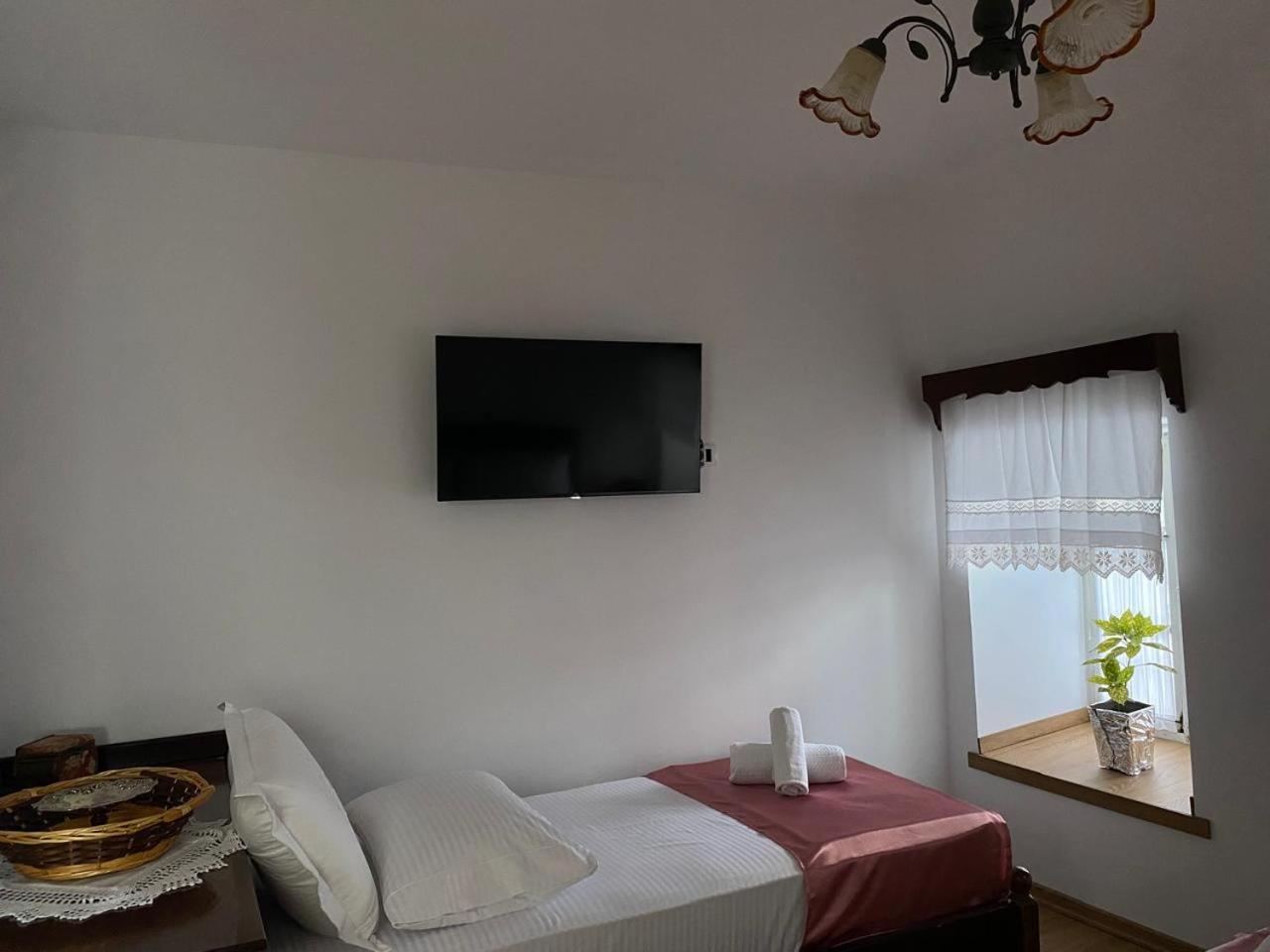 Gjirokastër Yuri Guest House מראה חיצוני תמונה