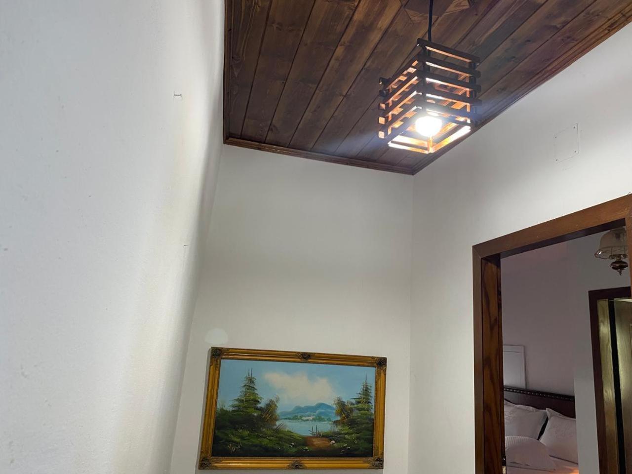 Gjirokastër Yuri Guest House מראה חיצוני תמונה