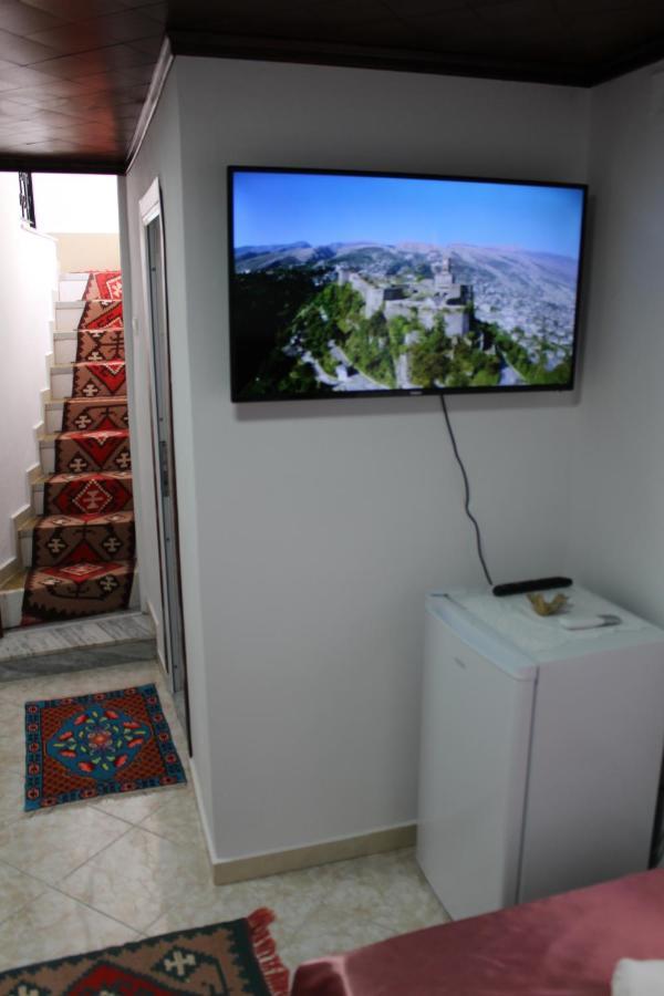 Gjirokastër Yuri Guest House מראה חיצוני תמונה